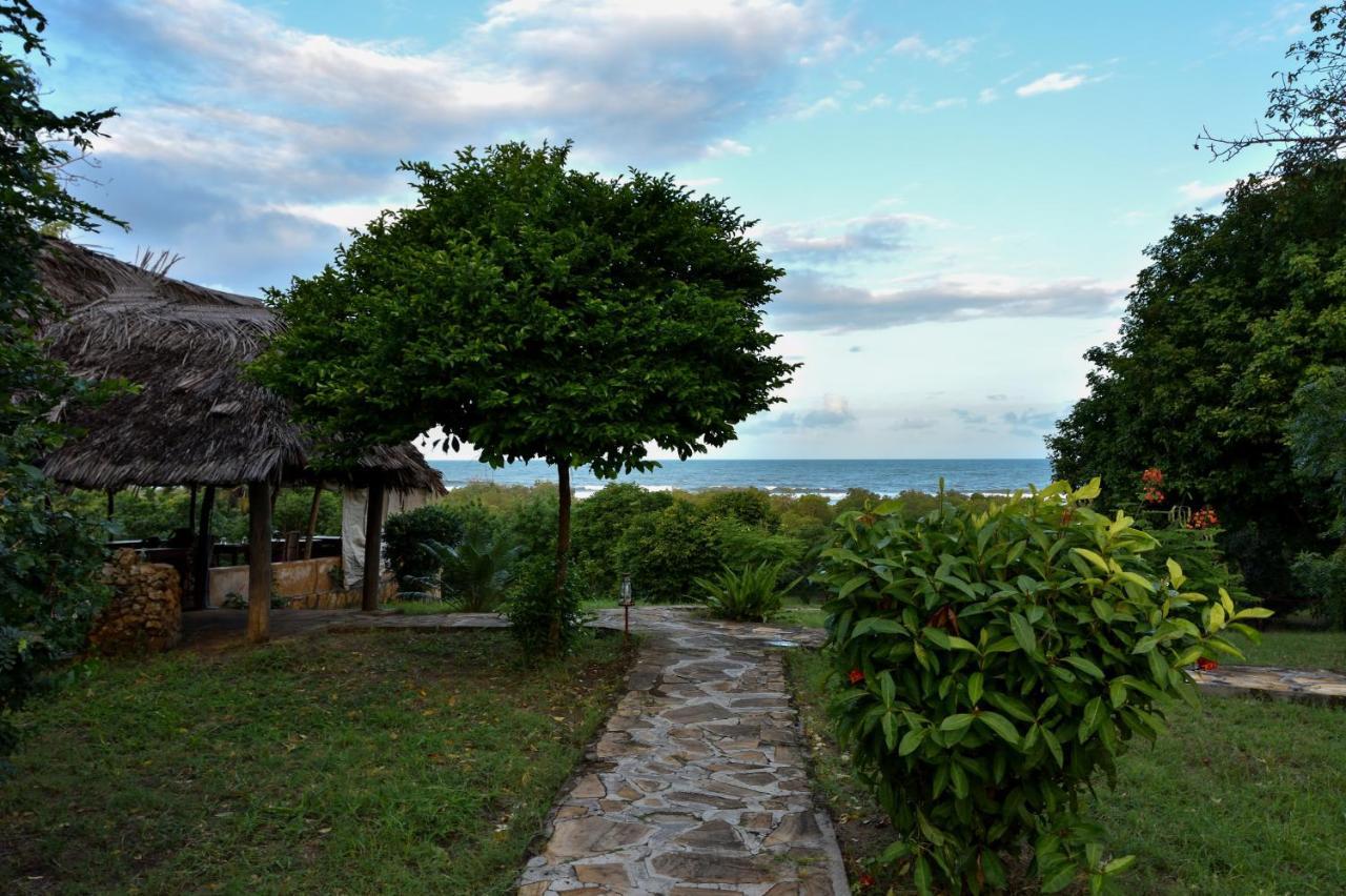 Bahari Pori Resort Pangani Esterno foto